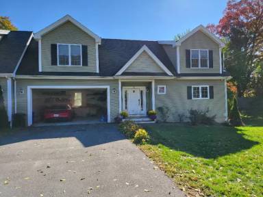 Main picture of 10 Fyrbeck Ave