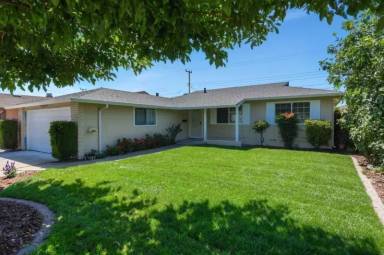 Main picture of 35249 Lancero St