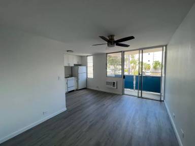 Main picture of 1545 Liona St