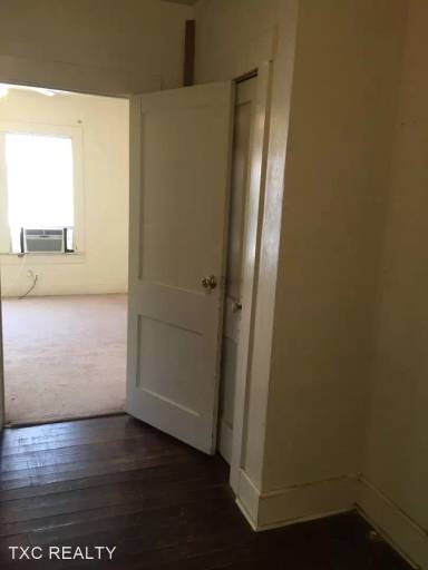 Main picture of 2106 Echols St