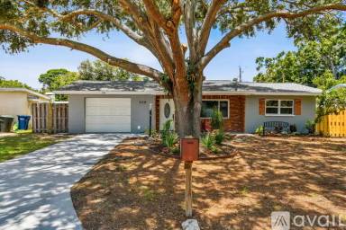 Main picture of 528 Manor Dr