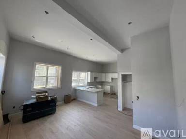 Main picture of 126 Cross St