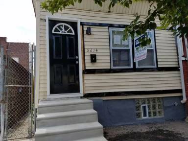 Main picture of 5214 Addison St