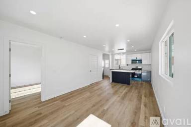 Main picture of 3020 W 12th St