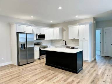 Main picture of 1384 Maple Leaf Ln