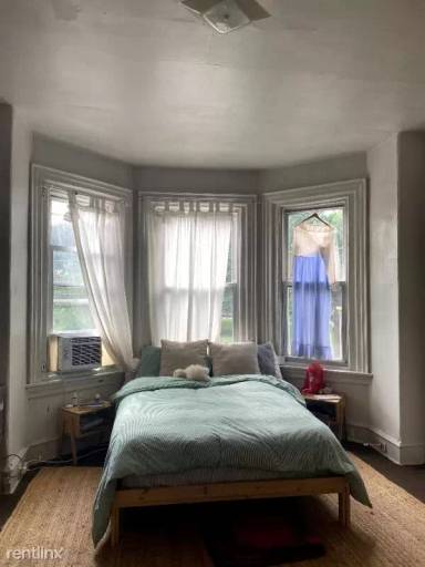 Main picture of 5139 Pine St