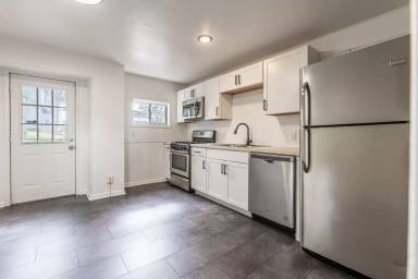 Main picture of 7 Science St