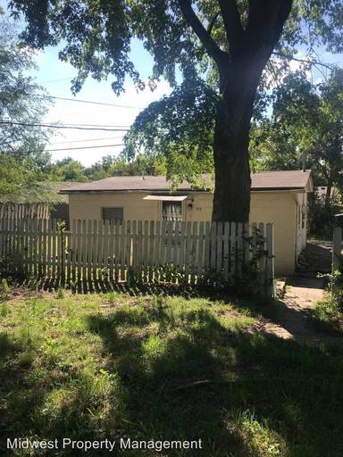 Main picture of 915 Church St