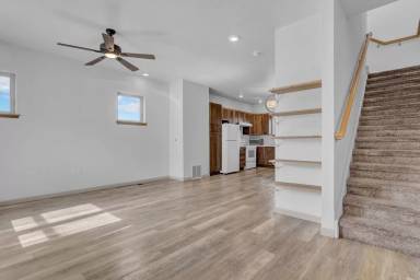 Main picture of 5 E 51st Ave