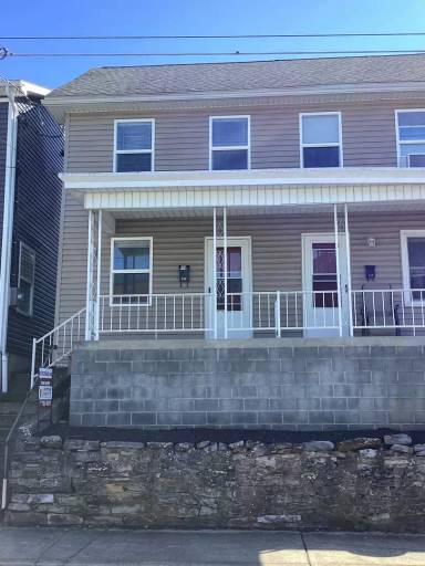 Main picture of 251 Ringgold St