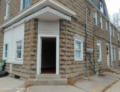 Main picture of 2875 S 15th St