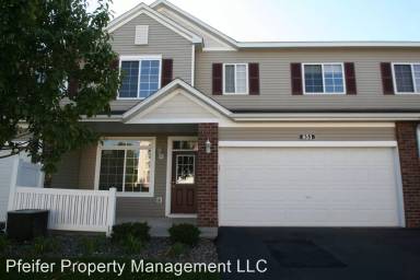 Main picture of 801 Willow Glen Ct
