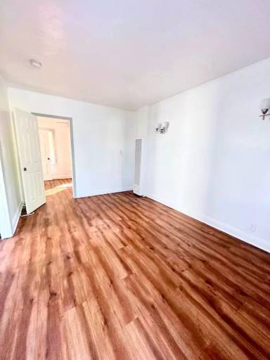 Main picture of 1952 W 39th St