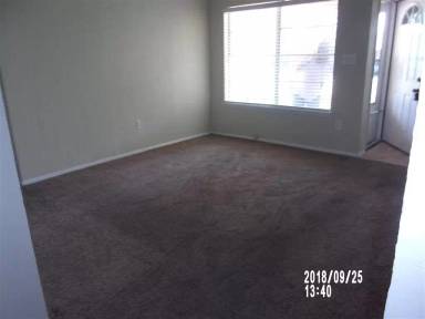 Main picture of 605 SW 45th St