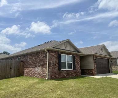 Main picture of 10632 Pine Way