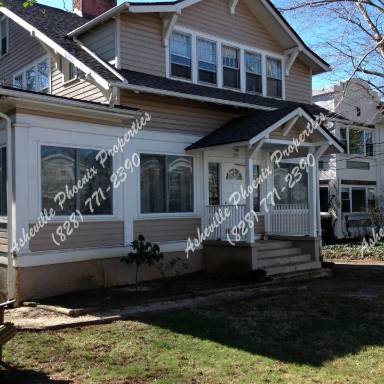 Main picture of 295 E Chestnut St
