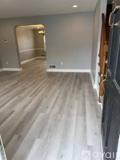 Main picture of 970 Radcliffe Rd