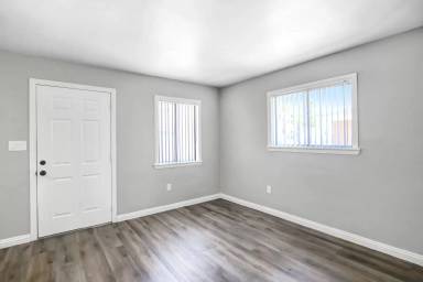 Main picture of 1254 W Stoneridge Ct