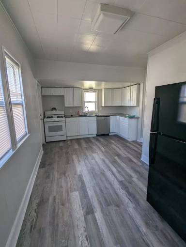Main picture of 12 Beech Ave