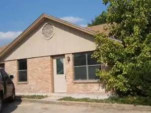 Main picture of 320 Station St