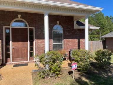 Main picture of 561 Eaglewood Dr