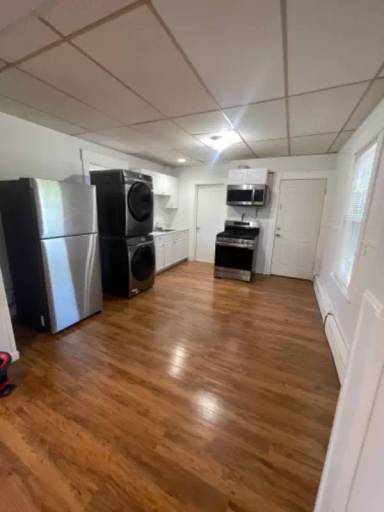 Main picture of 86 Oak St