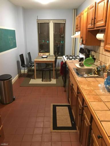 Main picture of 448 Park Dr