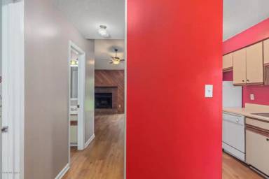 Main picture of 2302 Knollwood Ln