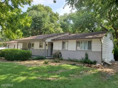 Main picture of 1670 N Wood Dr