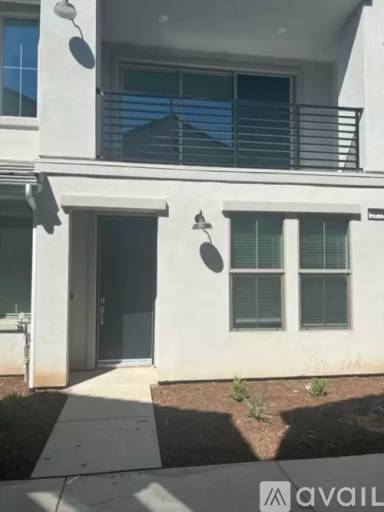 Main picture of 2832 E Tamarind Dr
