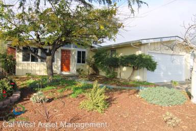 Main picture of 3375 Holly Dr