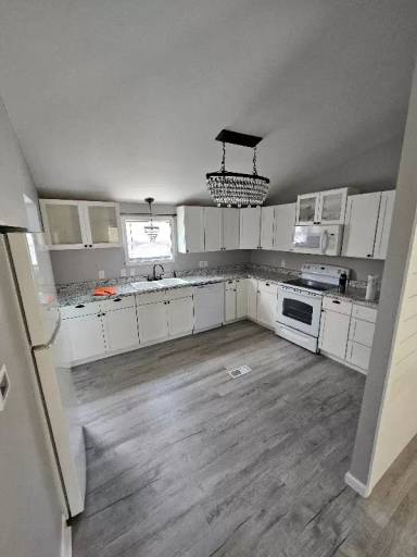 Main picture of 110 3rd Ave