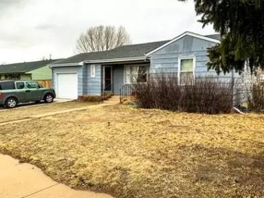 Main picture of 834 Park St