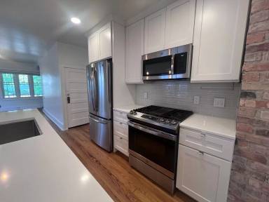 Main picture of 748 Crescent St NE