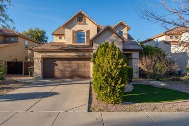 Main picture of 1546 E Nightingale Ln