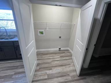 Main picture of 214 New Oak Dr