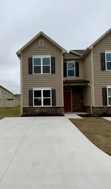 Main picture of 422 Sullivan Loop Rd