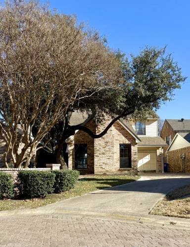 Main picture of 17672 Kelly Blvd