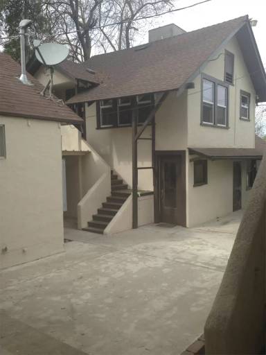 Main picture of 117 Lee St.