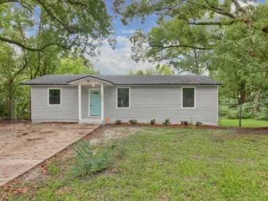 Main picture of 2864 Gilmore St