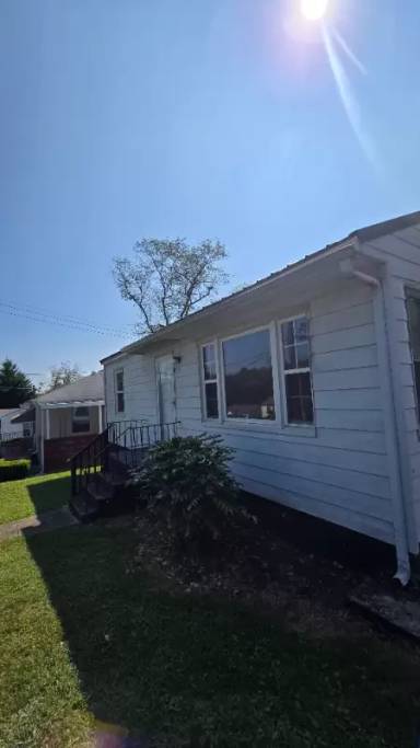 Main picture of 2208 Barker Ave