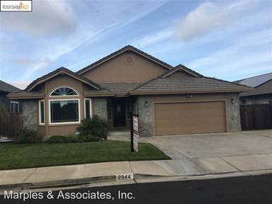 Main picture of 2044 Windward Pt