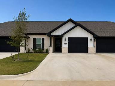 Main picture of 11500 Noble Young Blvd