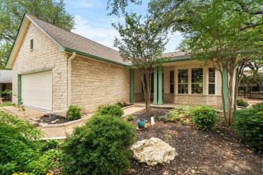 Main picture of 104 Bronco Cir