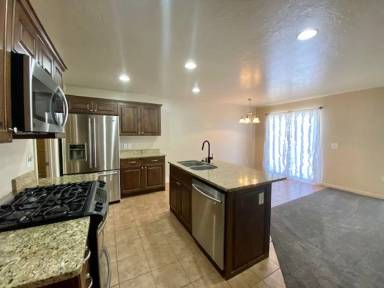 Main picture of 1000 E Bluff View Dr