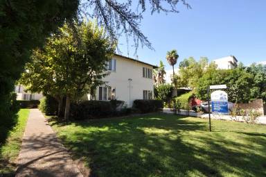 Main picture of 11034 1/2 La Maida St