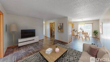 Main picture of 620 N Sycamore Ave