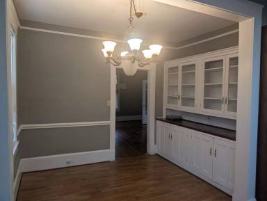Main picture of 207 W Main St