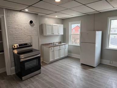 Main picture of 1932 Lowrie St