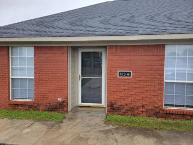 Main picture of 813 Head St